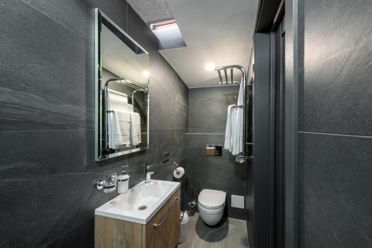 Apart Hotel Fusion Černivci Esterno foto