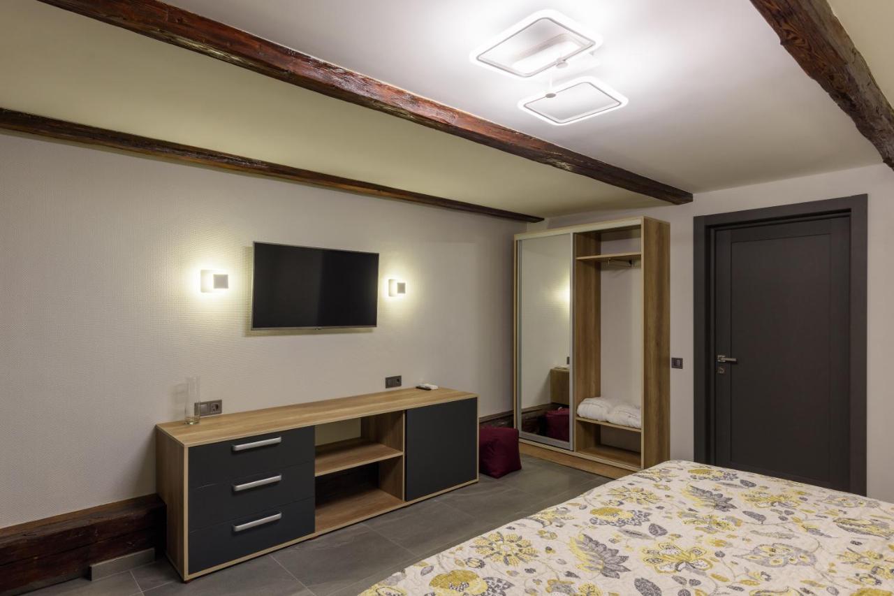 Apart Hotel Fusion Černivci Esterno foto