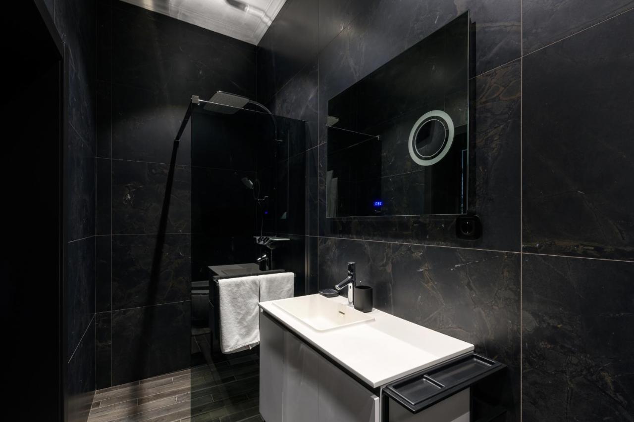 Apart Hotel Fusion Černivci Esterno foto