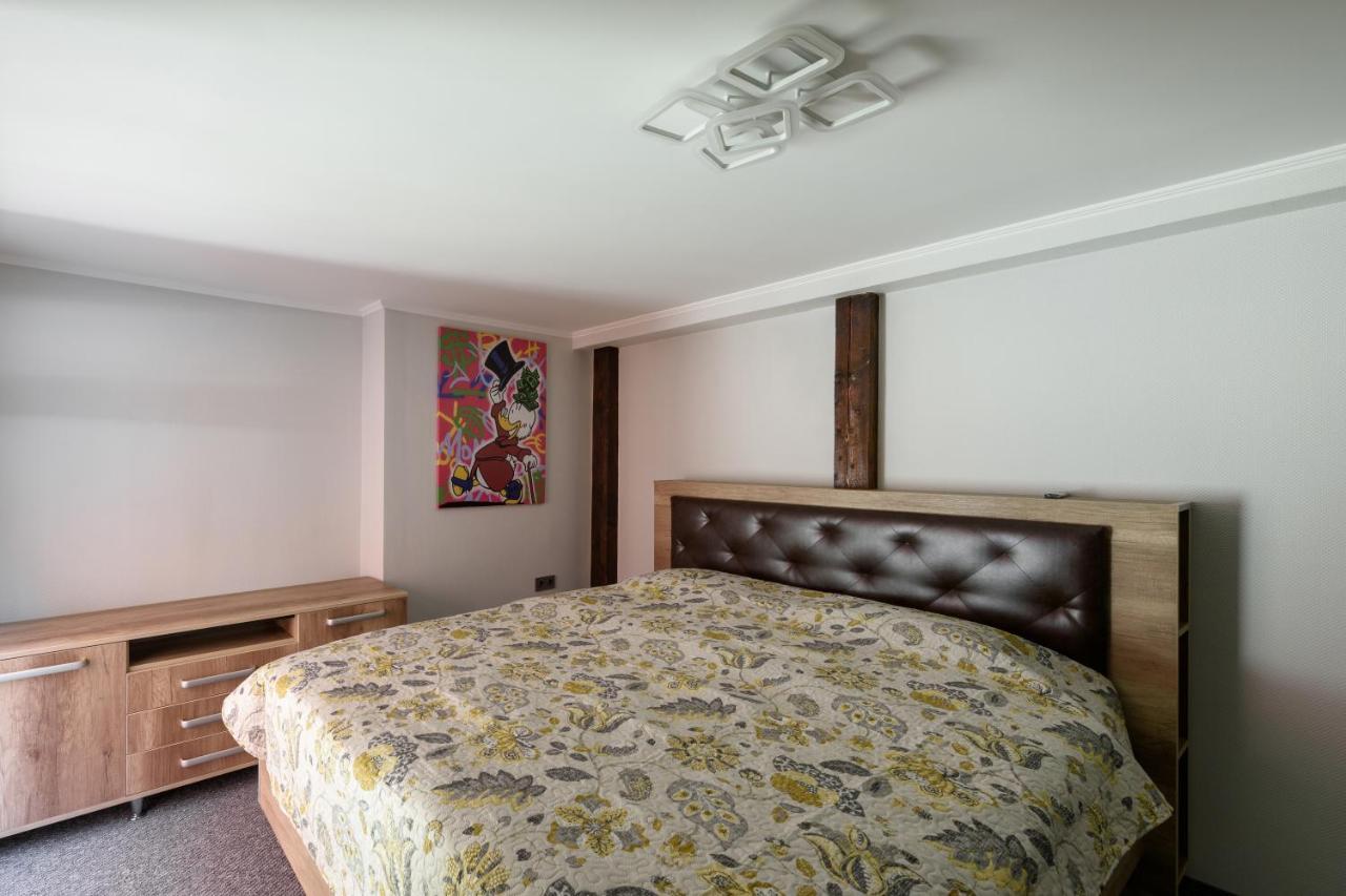Apart Hotel Fusion Černivci Esterno foto