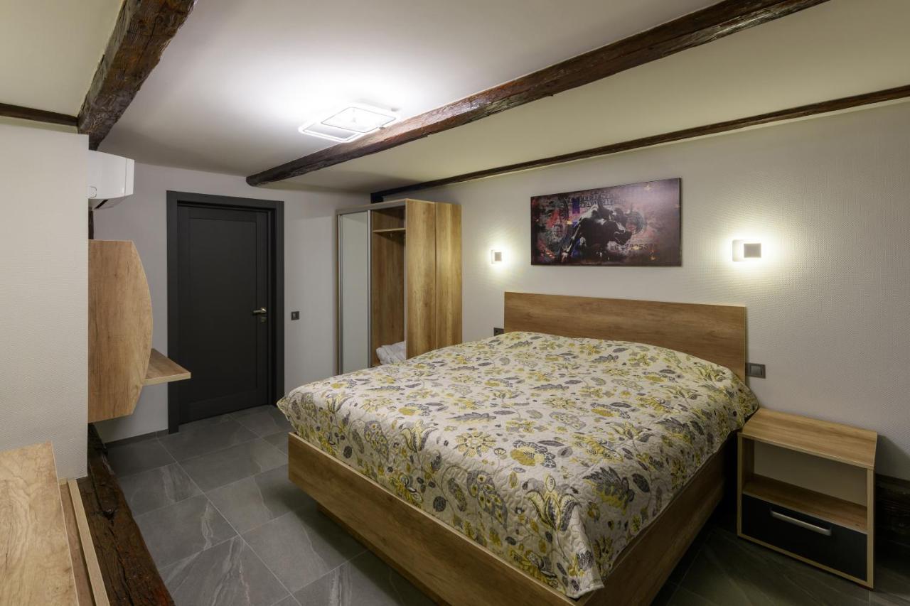 Apart Hotel Fusion Černivci Esterno foto