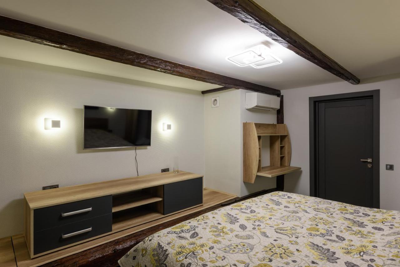 Apart Hotel Fusion Černivci Esterno foto