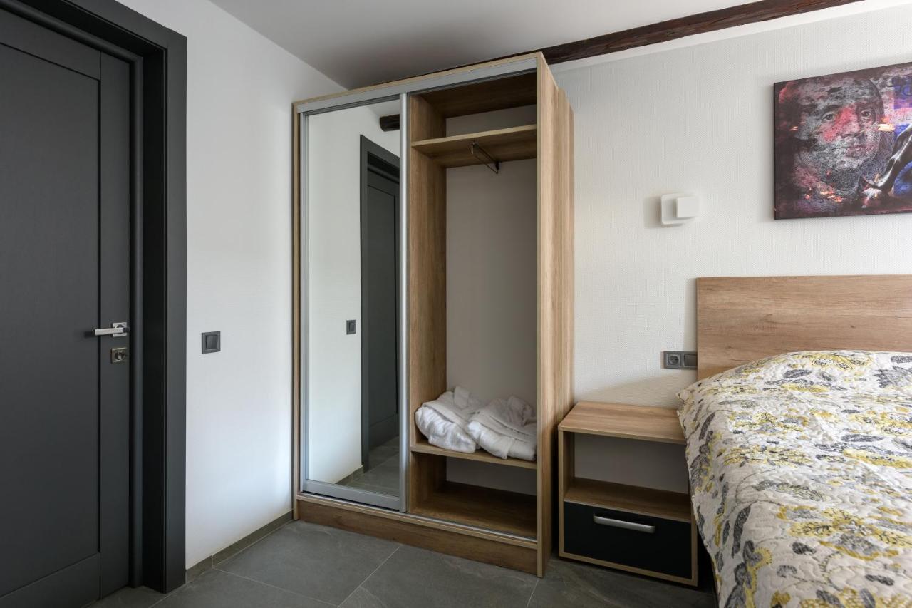 Apart Hotel Fusion Černivci Esterno foto