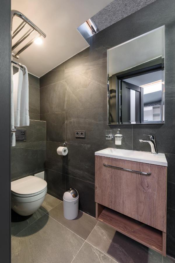 Apart Hotel Fusion Černivci Esterno foto