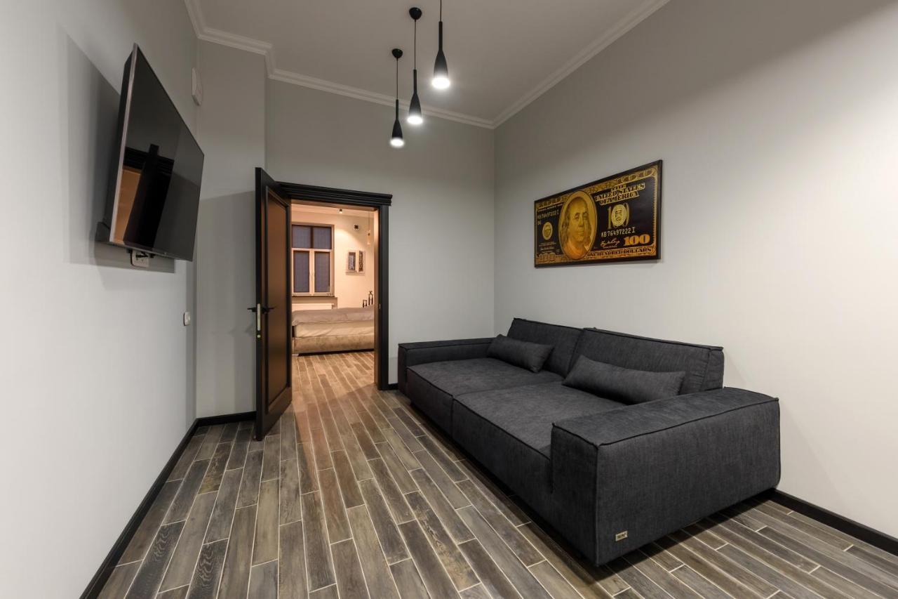 Apart Hotel Fusion Černivci Esterno foto